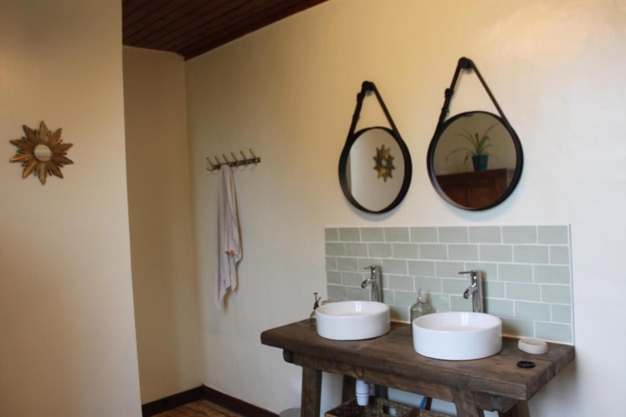 Auberge De La Croix Du Maupas Capelle-les-Grands Luaran gambar