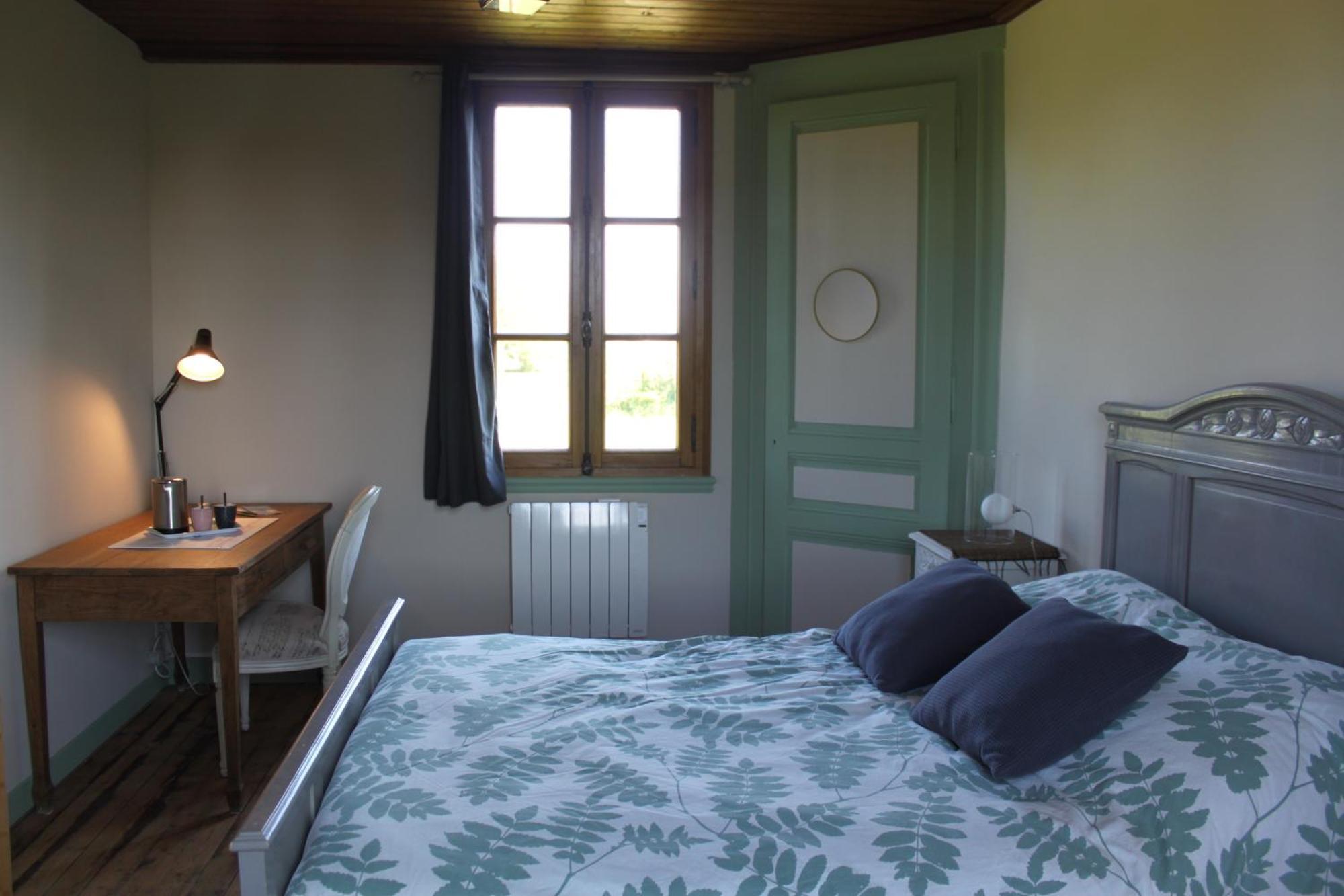 Auberge De La Croix Du Maupas Capelle-les-Grands Luaran gambar